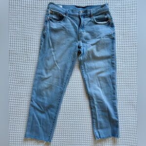 Gap Women’s Girlfriend Mid-Rise Light Wash Jeans: 28|6R